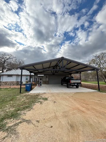 $3,400 | 229 Twin Oaks Drive, La Vernia, TX 78121