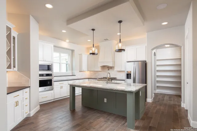 $3,400 | 229 Twin Oaks Drive, La Vernia, TX 78121