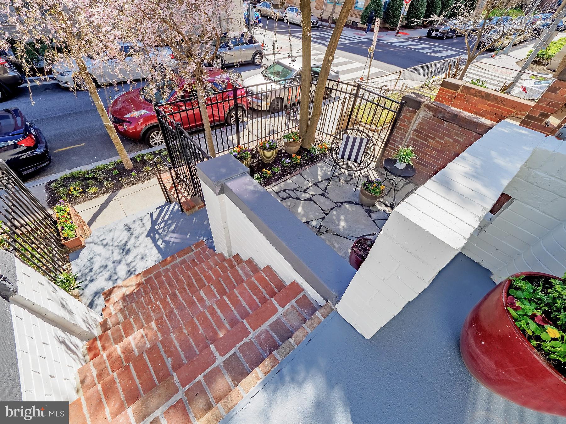 2602 Mozart Place Northwest Washington, DC 20009 - Photo 5 of 33