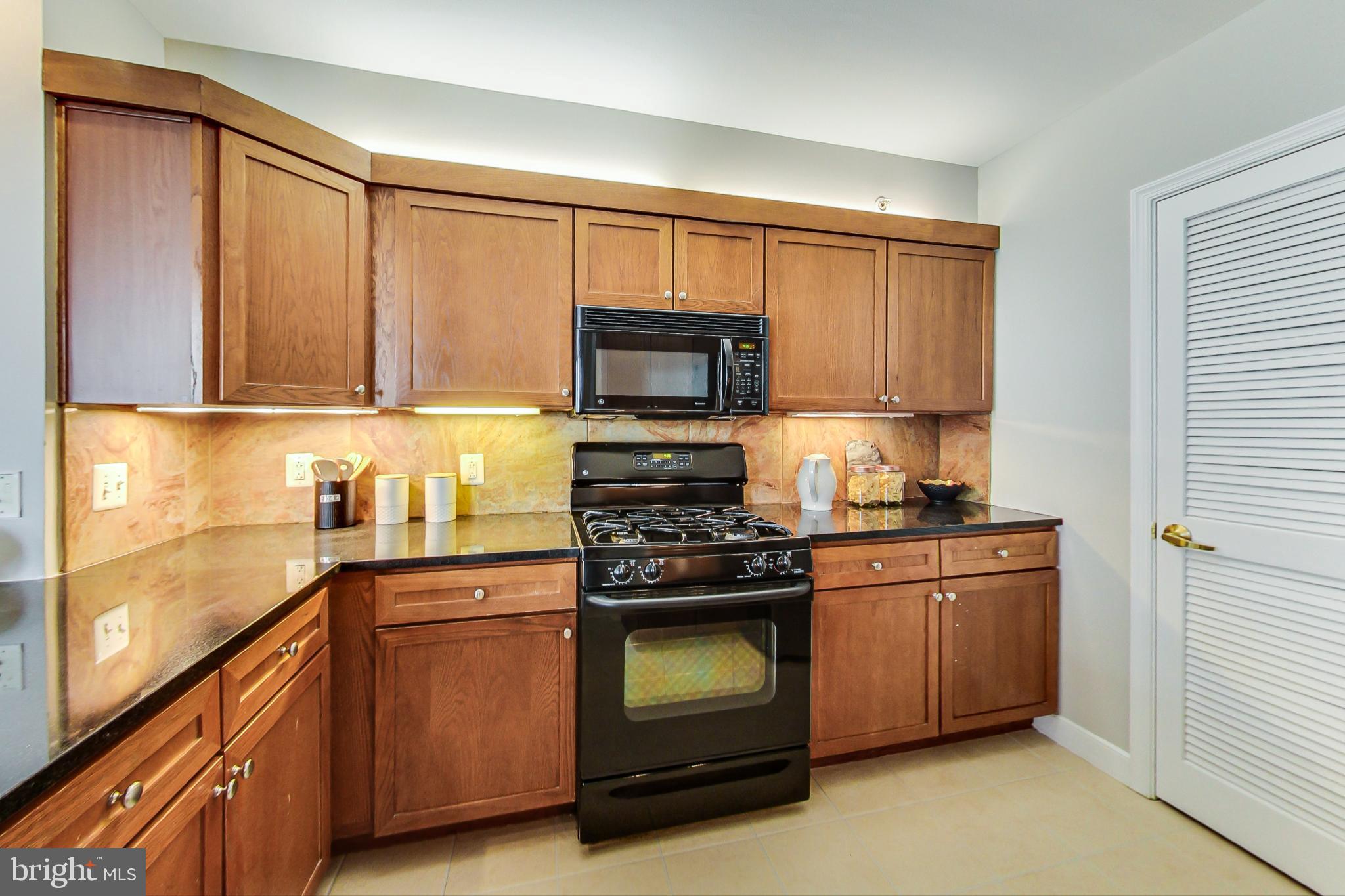 616 E Street Northwest, Unit 1019 Washington, DC 20004 - Photo 6 of 37