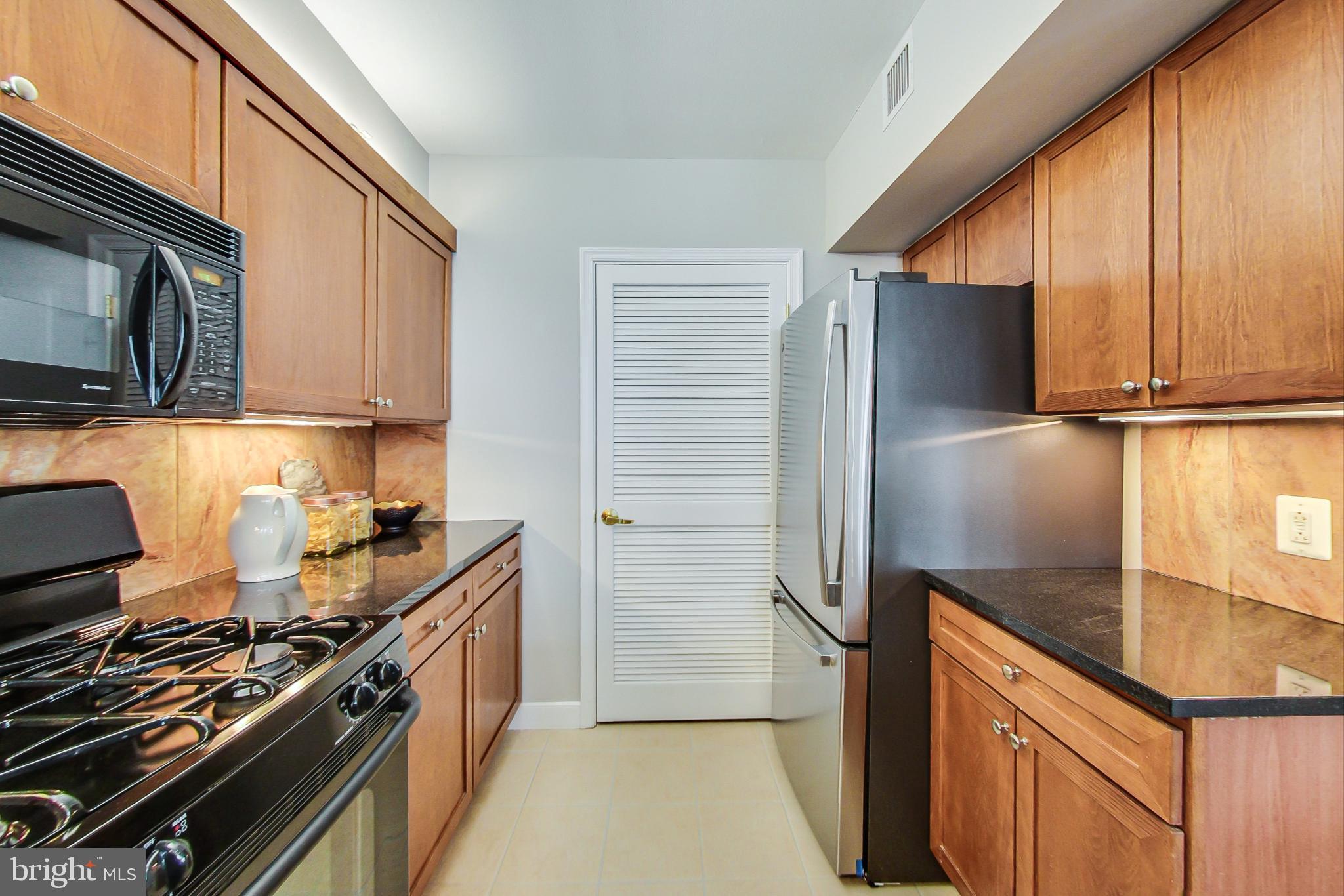 616 E Street Northwest, Unit 1019 Washington, DC 20004 - Photo 7 of 37