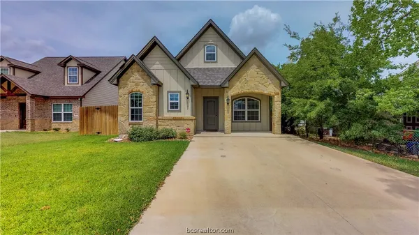 $2,600 | 111 Southland Street, College Station, TX 77840