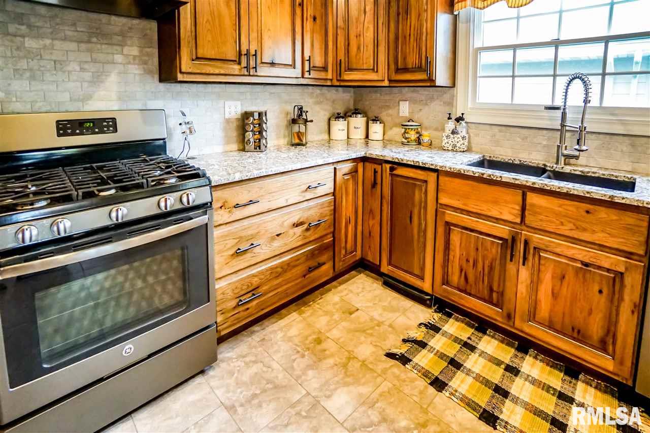 4113 South Dunbar Point Mapleton, IL 61547 - Photo 7 of 36