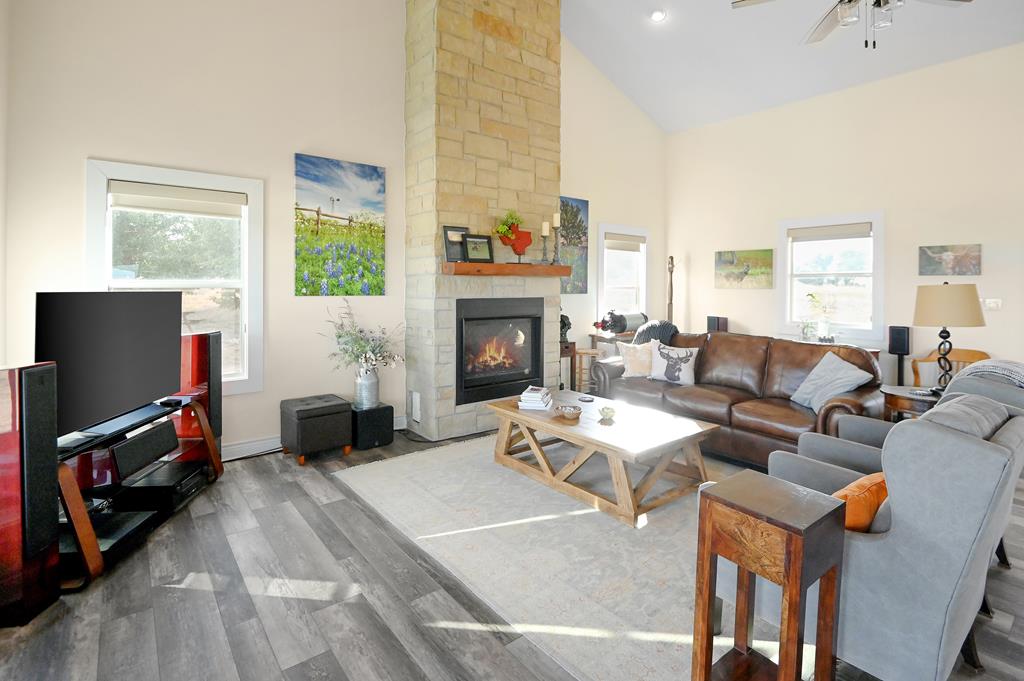 1699 Adobe Creek Road Fredericksburg, TX 78624 - Photo 20 of 68