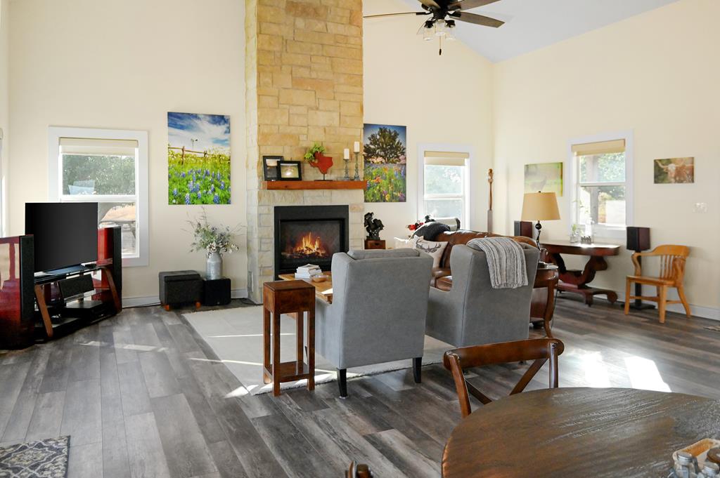 1699 Adobe Creek Road Fredericksburg, TX 78624 - Photo 22 of 68