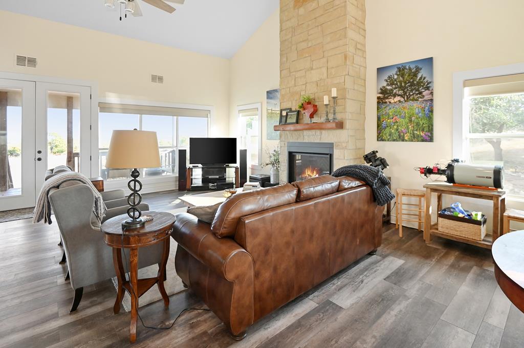 1699 Adobe Creek Road Fredericksburg, TX 78624 - Photo 26 of 68
