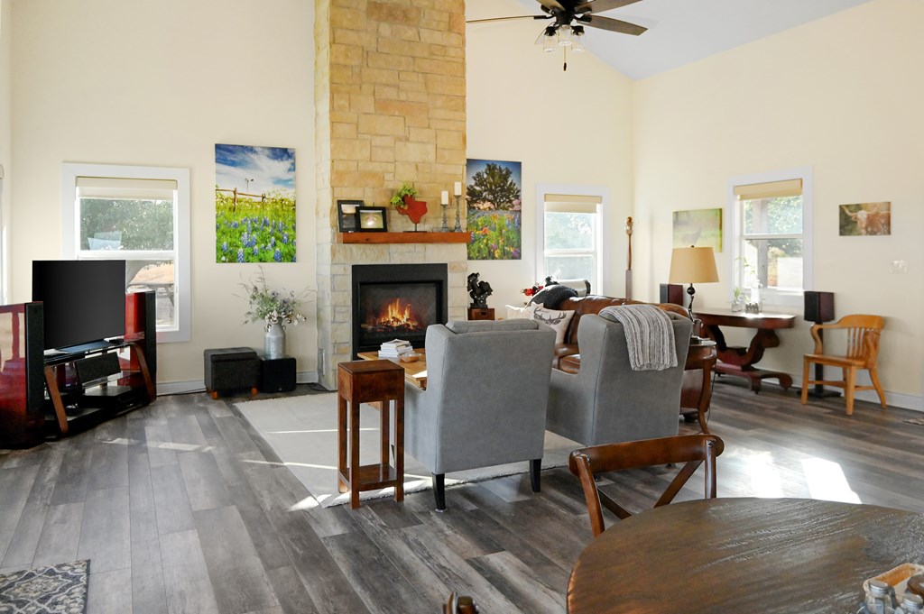 1699 Adobe Creek Road Fredericksburg, TX 78624 - Photo 3 of 68