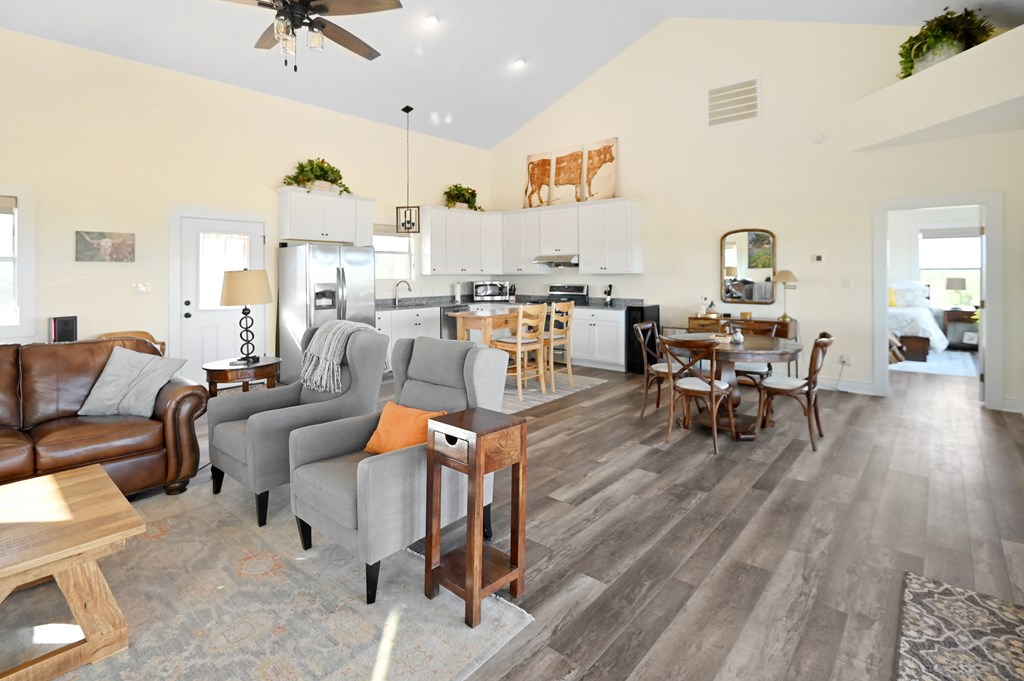 1699 Adobe Creek Road Fredericksburg, TX 78624 - Photo 5 of 68