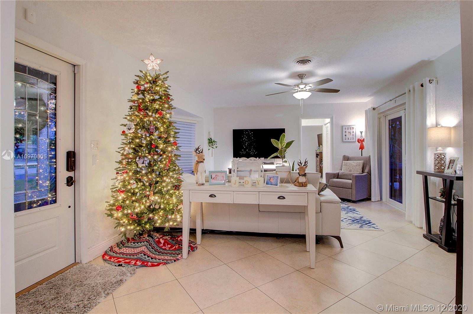 4520 West Park Road Hollywood, FL 33021 - Photo 8 of 36