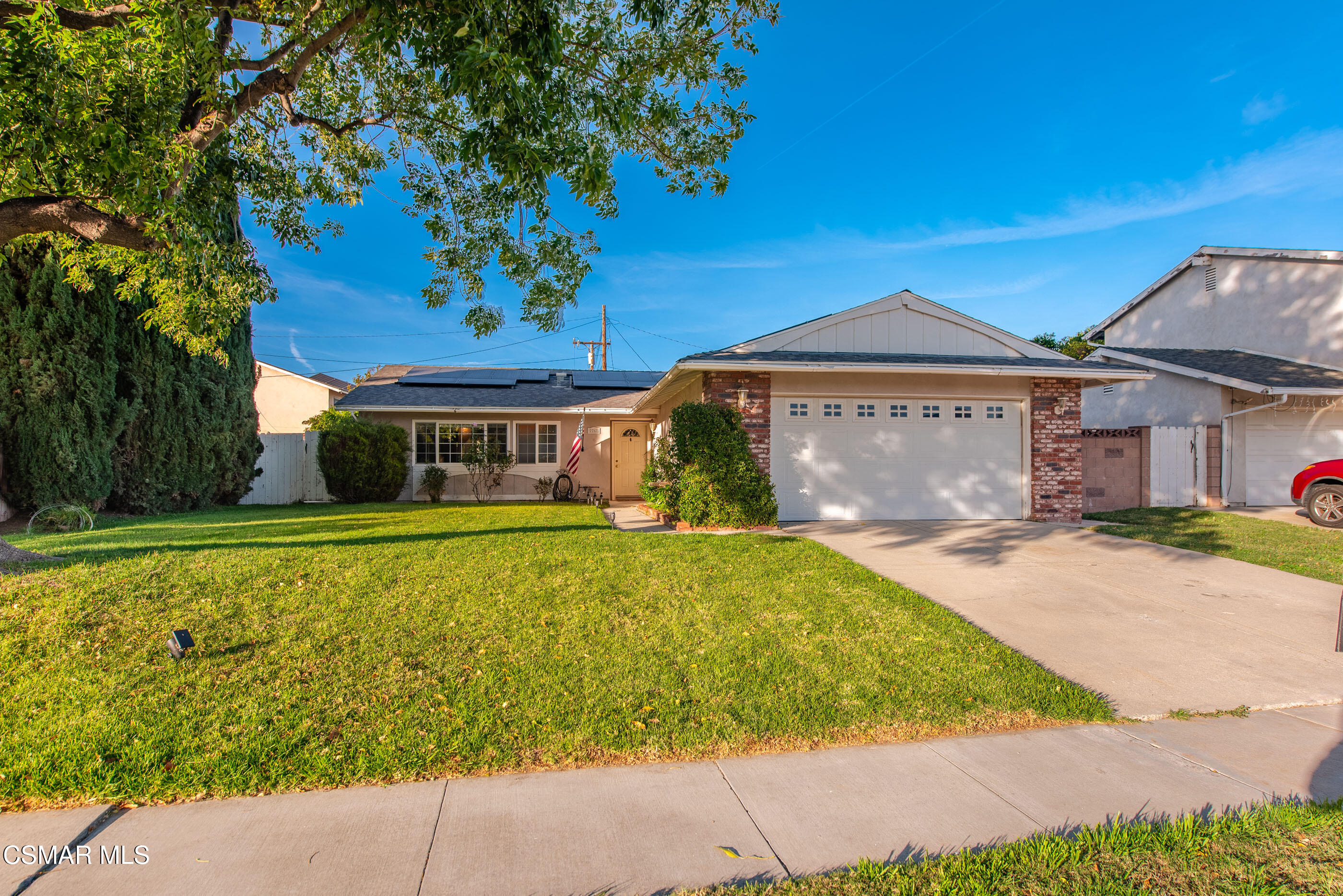 2267 Morley Street Simi Valley, CA 93065 - Photo 35 of 35 a front view of a house with garden