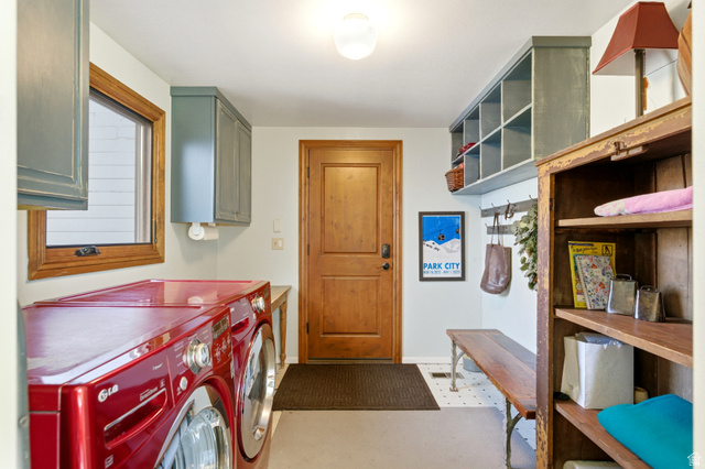 2635 Little Kate Road, Unit 21 Park City, UT 84060 - Photo 18 of 39 Laundry room featuring independent washer and dryer and cabinet space