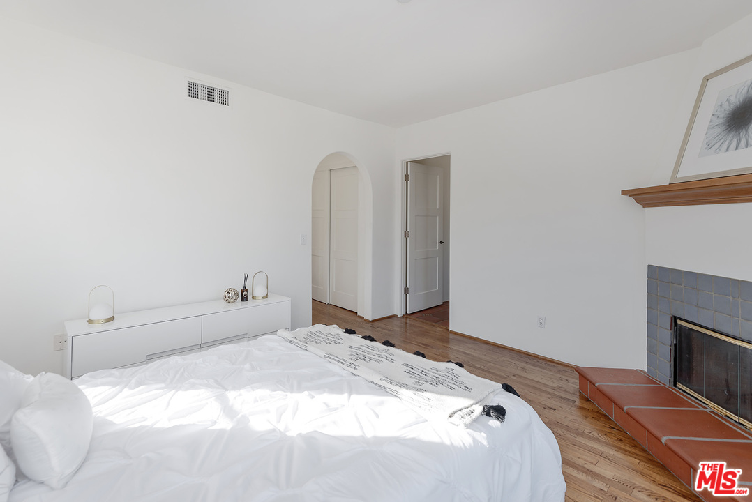 1414 North Harper Avenue, Unit 5 West Hollywood, CA 90046 - Photo 22 of 36