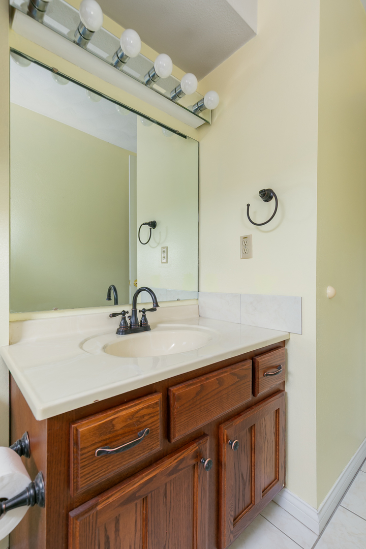 3721 35th Street, Unit 4 Moline, IL 61265 - Photo 23 of 26