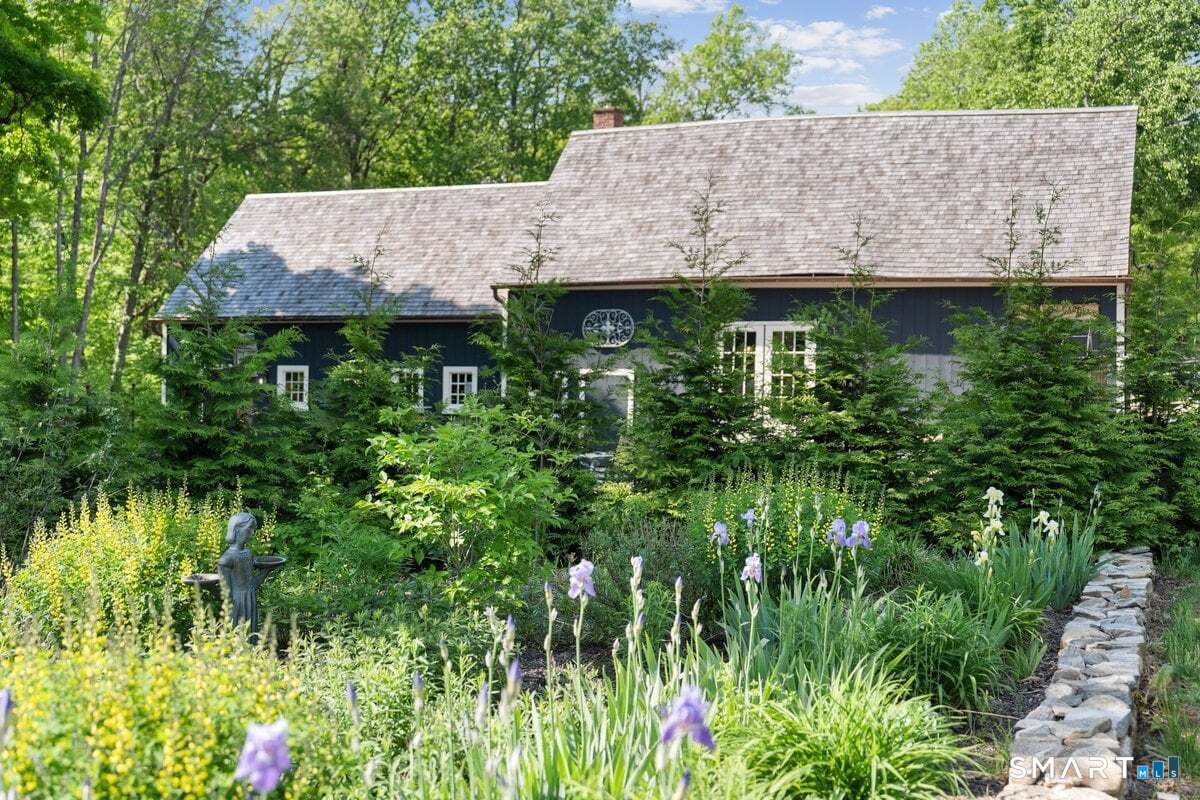59 Hidden Lake Road Haddam, CT 06441 - Photo 7 of 40 These gardens are STUNNING !