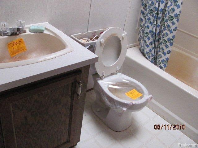 360 East Galbraith Line Road Melvin, MI 48454 - Photo 4 of 5 17 Bath 1
