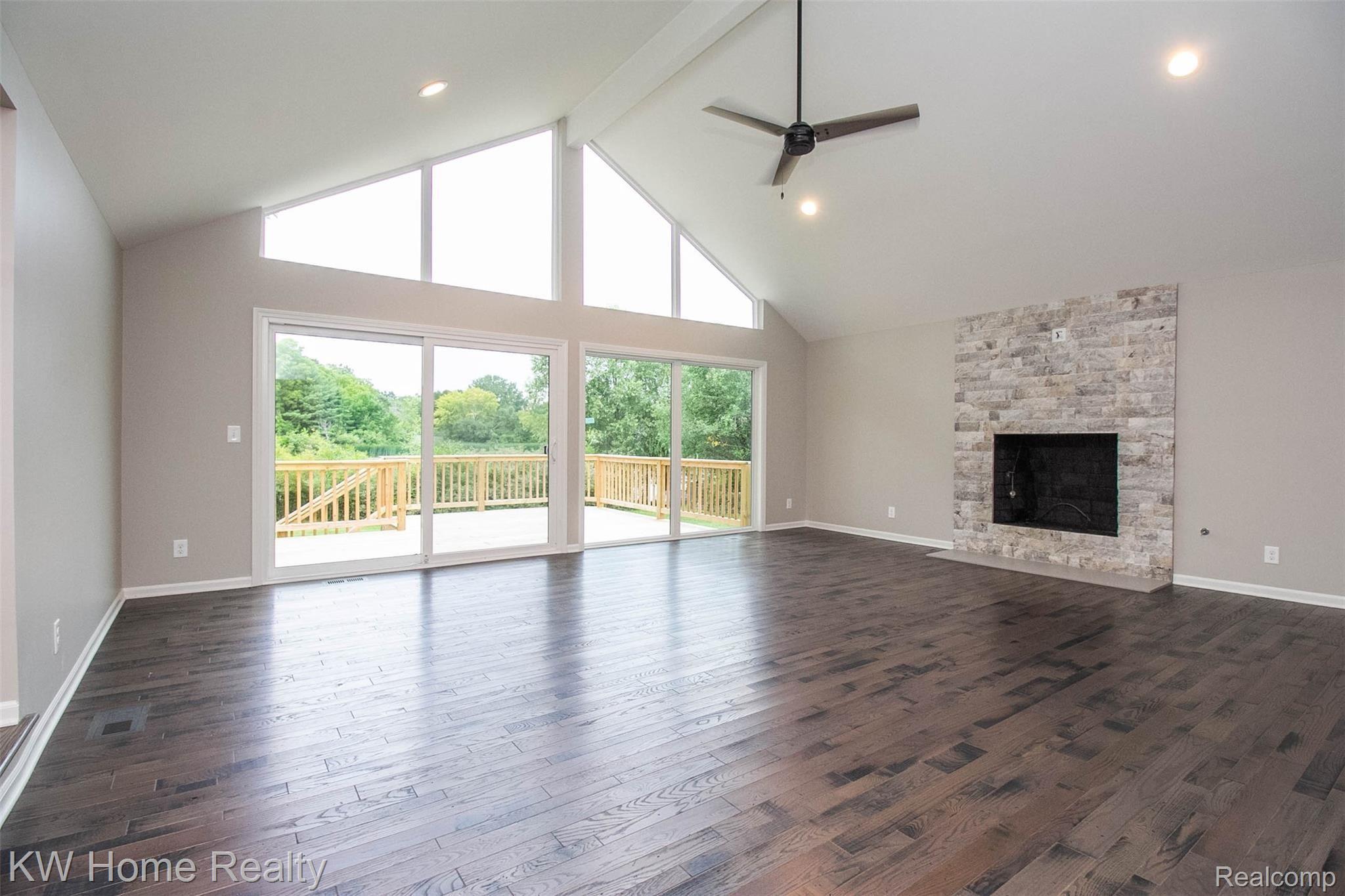 4260 Stoddard Road West Bloomfield, MI 48323 - Photo 11 of 47 12.jpg