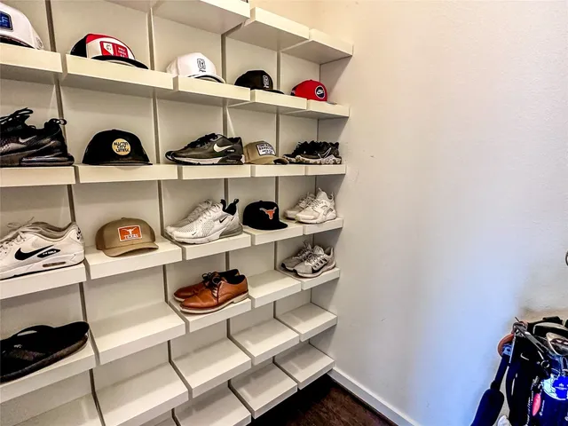 $2,700 | 7216 Sienna Rouge Path, Austin, TX 78744