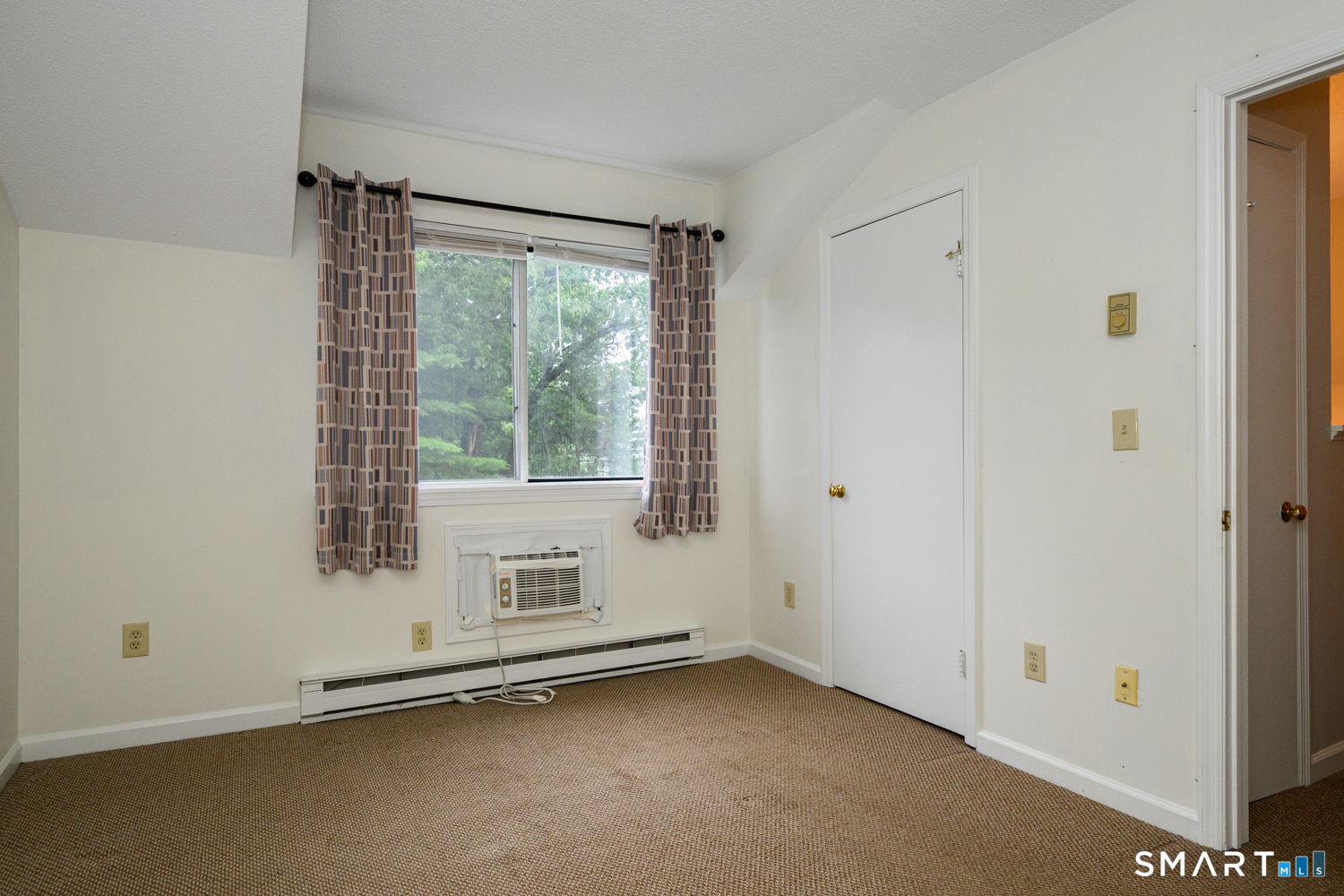 925 Oronoke Road Waterbury, CT 06708 - Photo 21 of 33