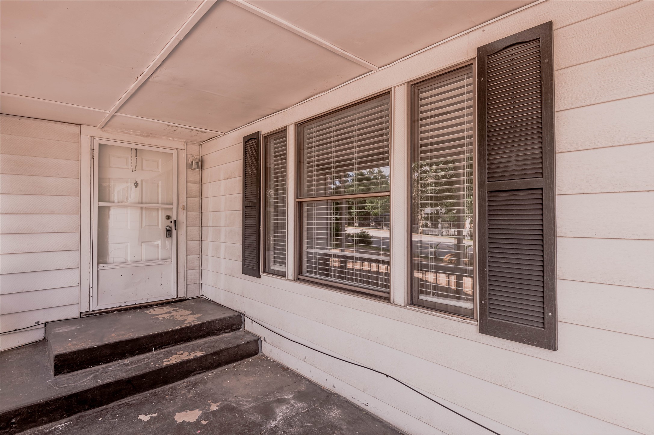 2538 Sycamore Avenue Huntsville, TX 77340 - Photo 4 of 31 Photo taken prior to current occupancy
