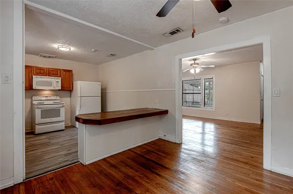 $1,375 | 2538 Sycamore Avenue, Huntsville, TX 77340