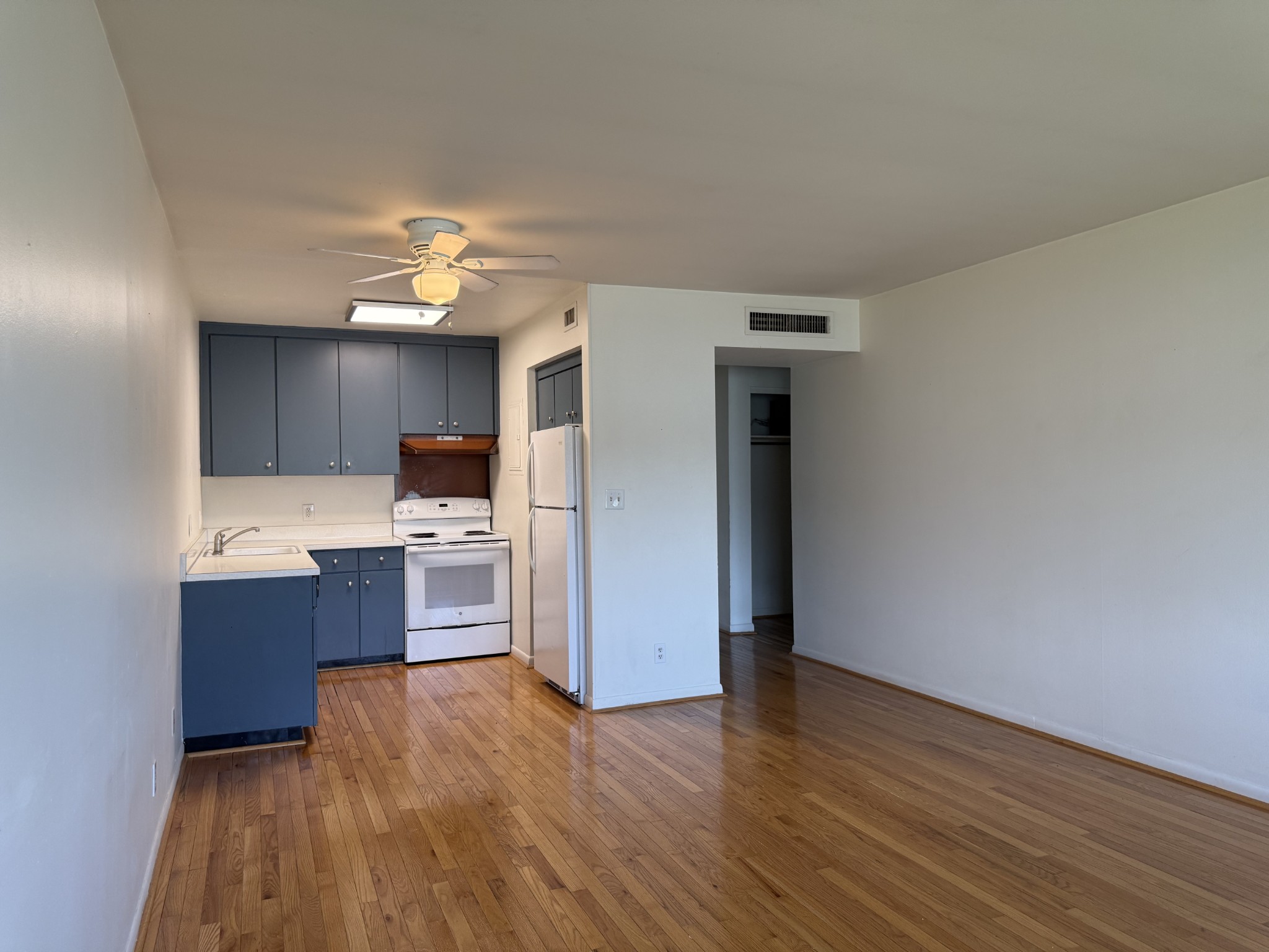 1900 Richard Jones Road, Unit A208 Nashville, TN 37215 - Photo 4 of 19