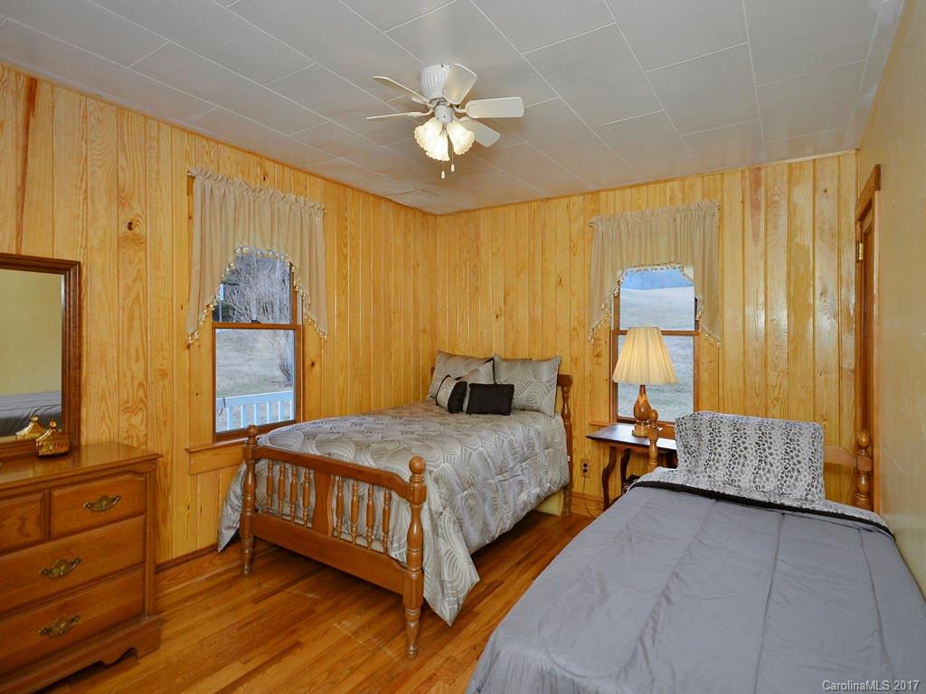 512 Walker Road Waynesville, NC 28786 - Photo 11 of 22 Gallery Image 11