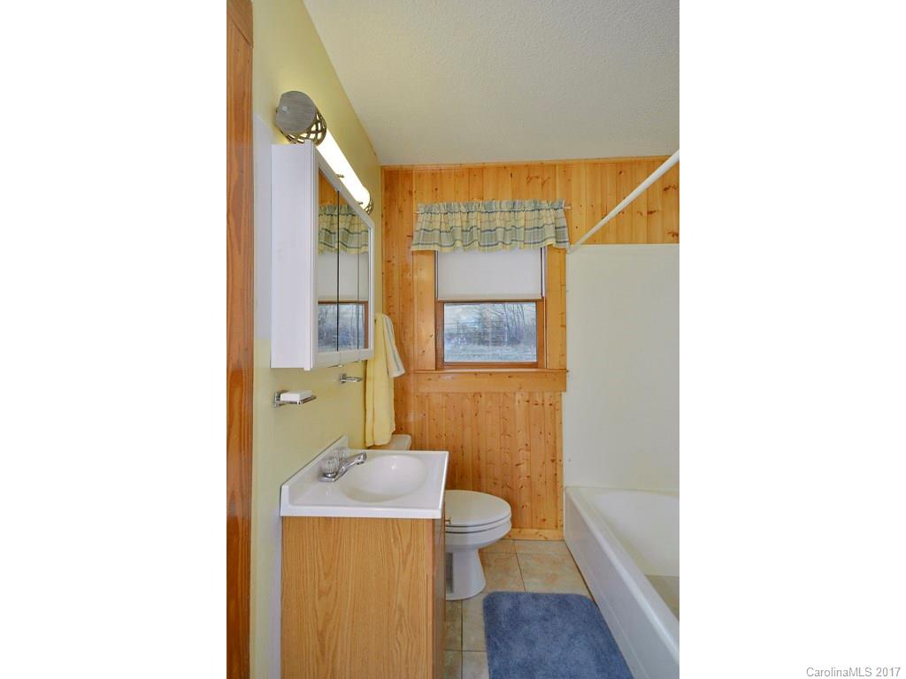 512 Walker Road Waynesville, NC 28786 - Photo 12 of 22 Gallery Image 12