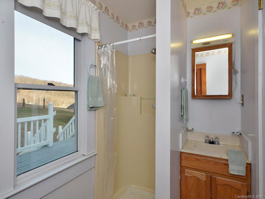 512 Walker Road Waynesville, NC 28786 - Photo 13 of 22 Gallery Image 13