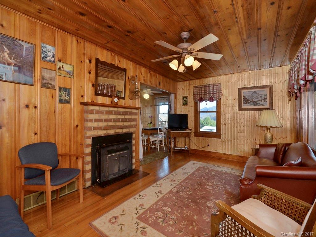 512 Walker Road Waynesville, NC 28786 - Photo 3 of 22 Gallery Image 3