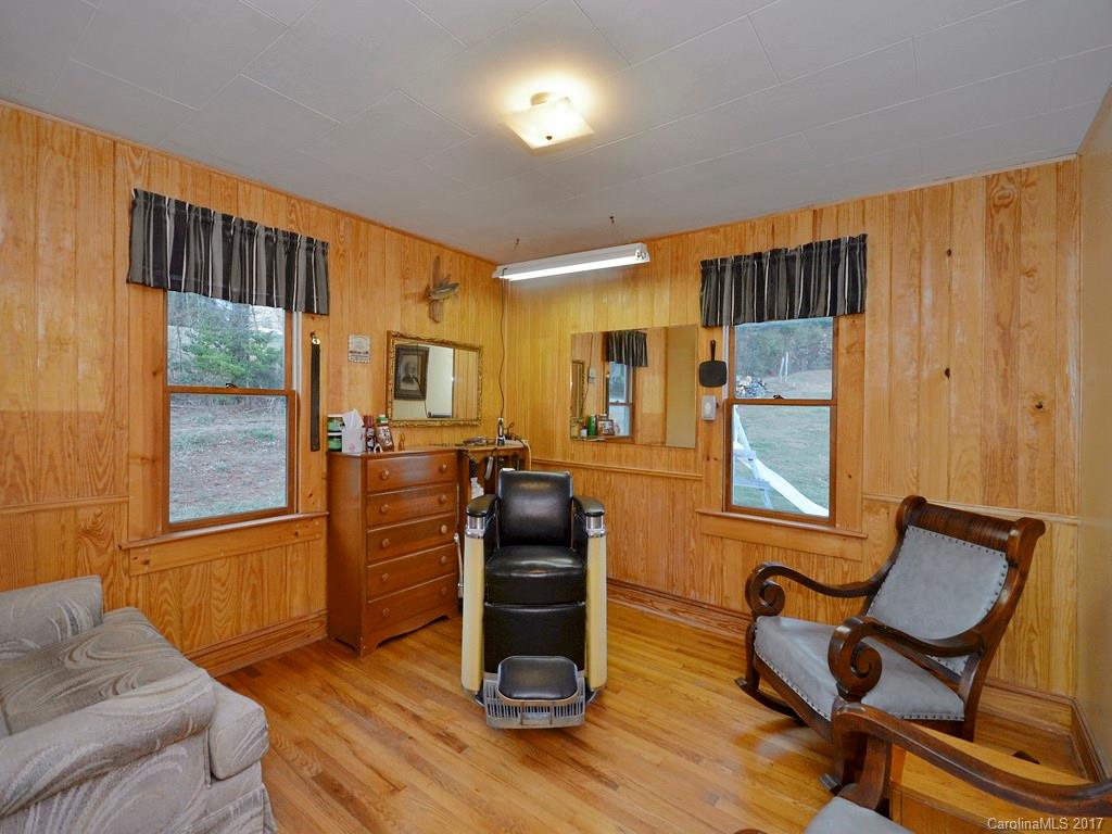 512 Walker Road Waynesville, NC 28786 - Photo 6 of 22 Gallery Image 6