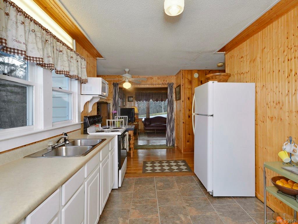512 Walker Road Waynesville, NC 28786 - Photo 7 of 22 Gallery Image 7