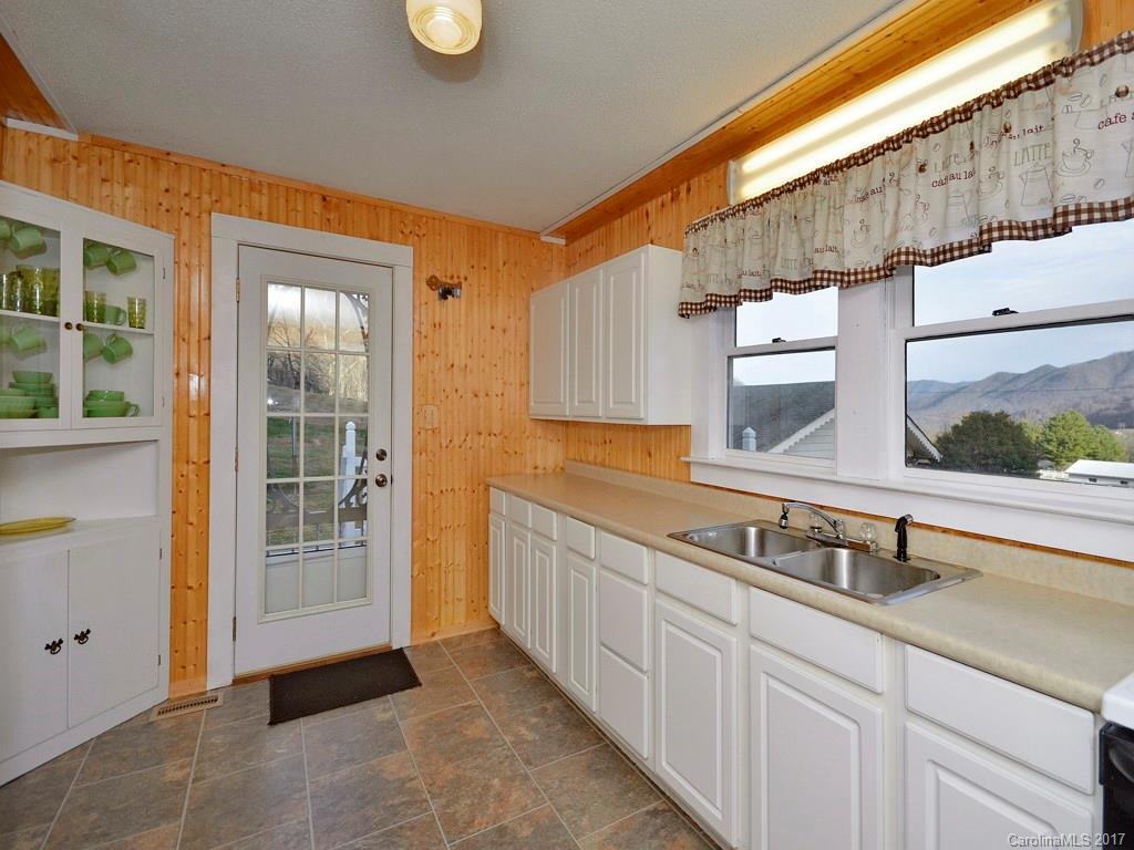 512 Walker Road Waynesville, NC 28786 - Photo 10 of 22 Gallery Image 10