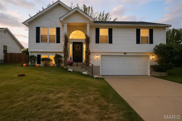 $285,000 | 661 Santschi Drive, Herculaneum, MO 63048