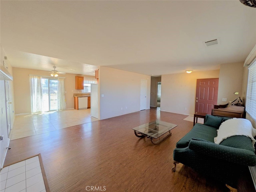 10819 Nambe Road Apple Valley, CA 92308 - Photo 7 of 20