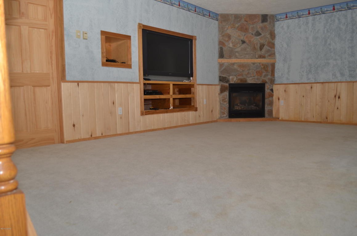 1479 Yoder Road Manistee, MI 49660 - Photo 24 of 54 1809132-23.JPG