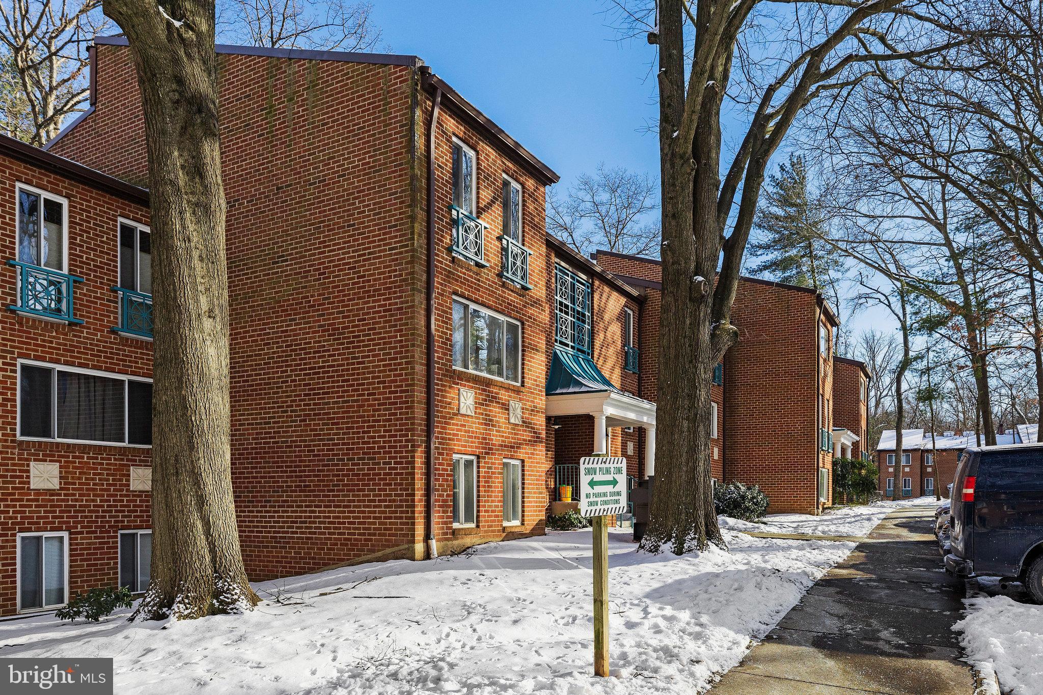 11812 Breton Court, Unit 1A Reston, VA 20191 - Photo 35 of 47 a street view of a building