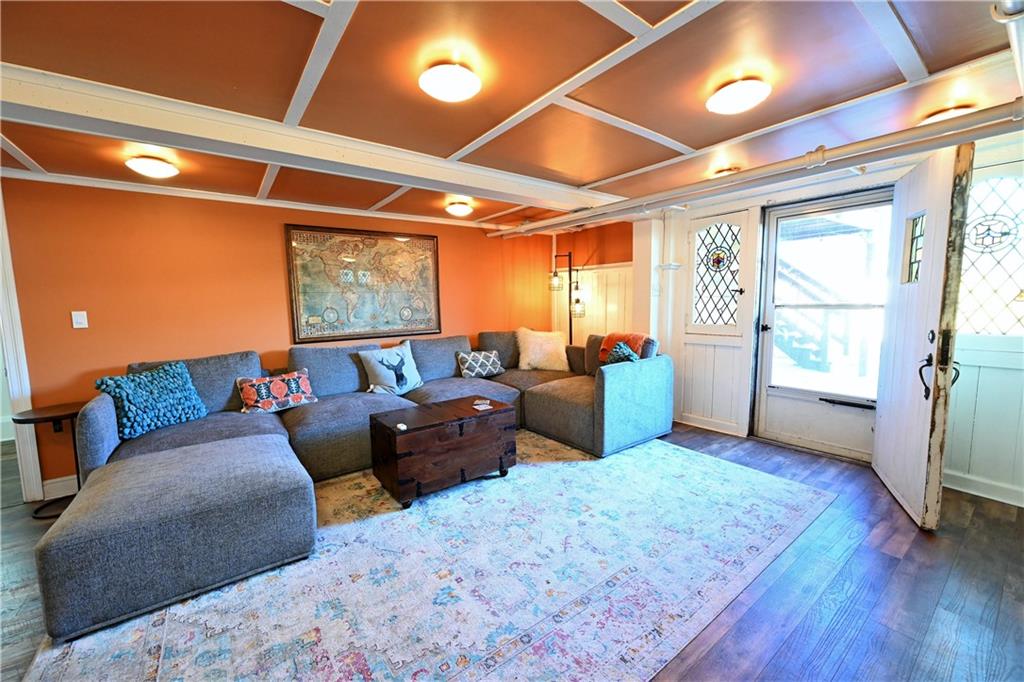 5413 Guarino Road Pittsburgh, PA 15217 - Photo 14 of 25 Gallery Image 14