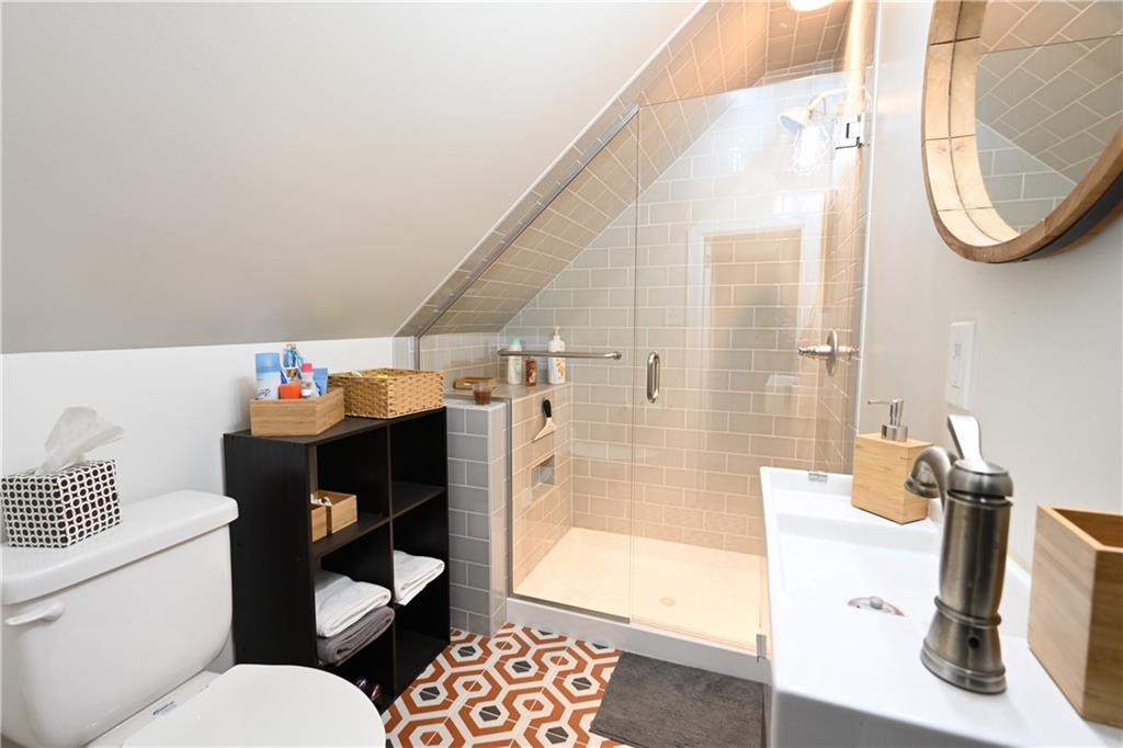 5413 Guarino Road Pittsburgh, PA 15217 - Photo 24 of 25 Gallery Image 24