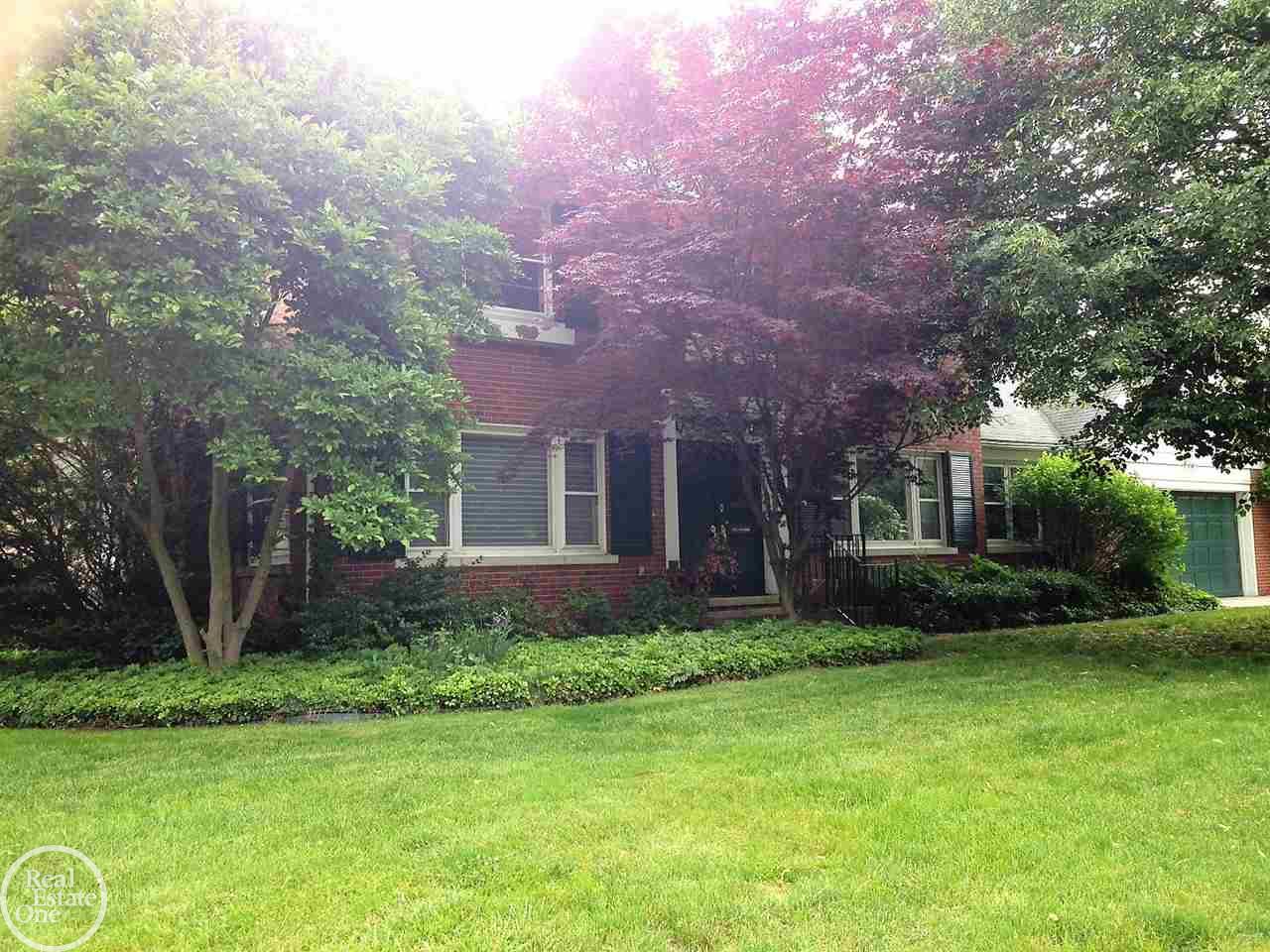 1008 Bedford Road Grosse Pointe, MI 48230 - Photo 1 of 47 31318447.JPG