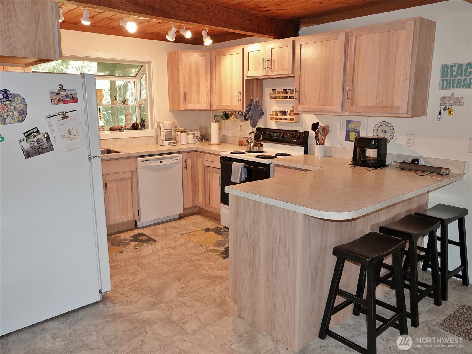 121 Oyehut Road Ocean Shores, WA 98569 - Photo 17 of 35