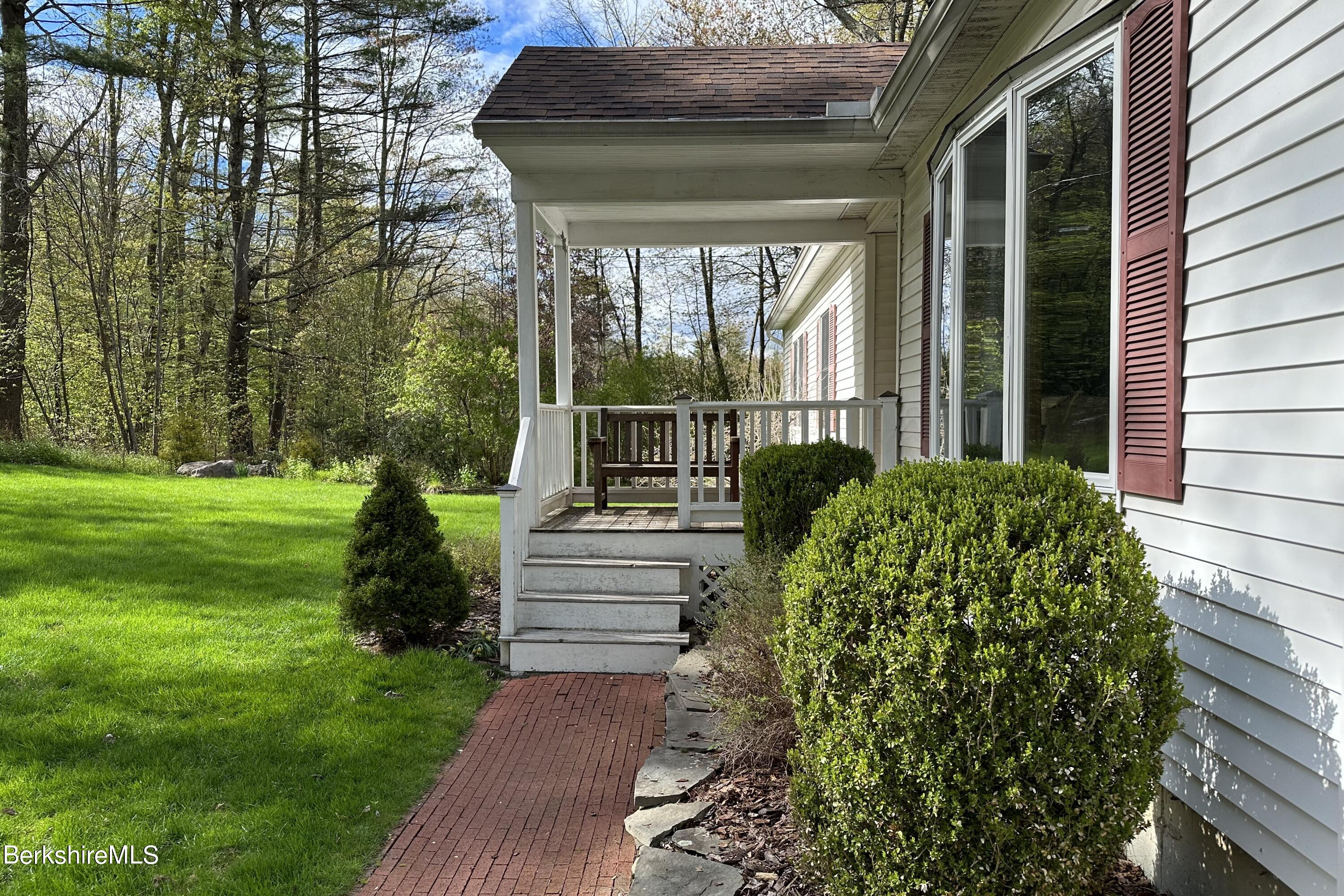 ENTRY PORCH