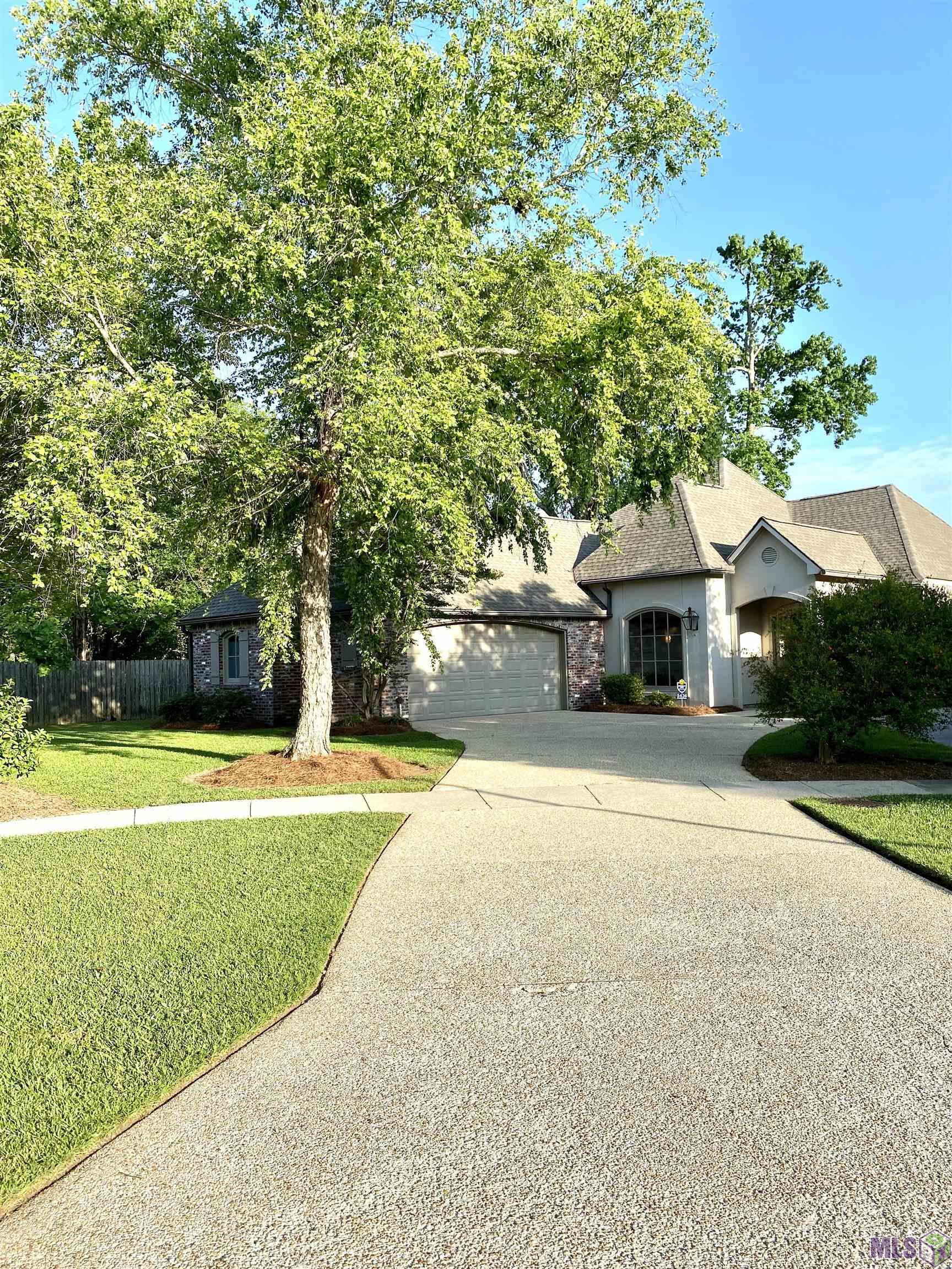 5436 Heidis Place Baton Rouge, LA 70817 - Photo 1 of 23 View of home in Summertime