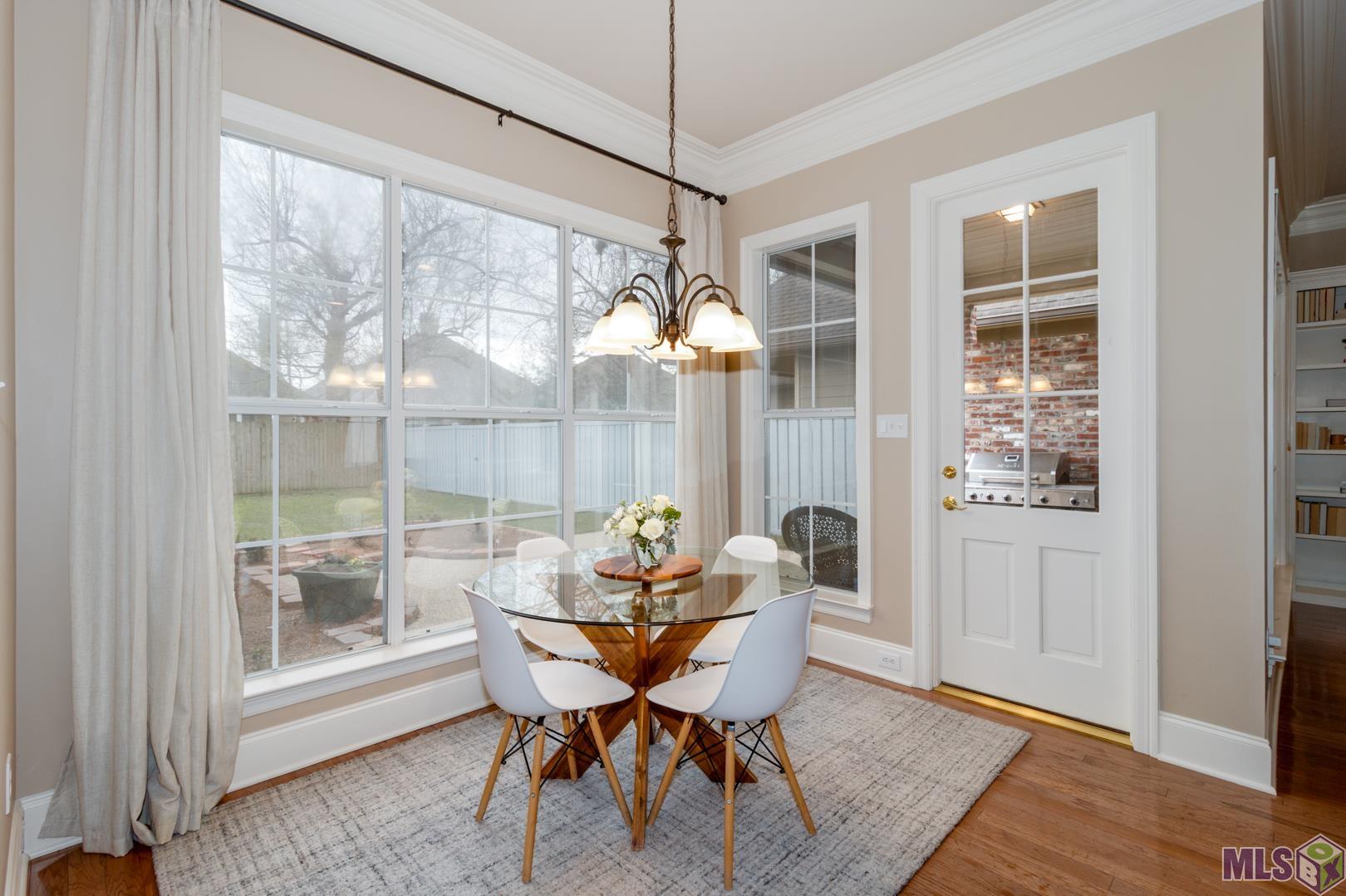 5436 Heidis Place Baton Rouge, LA 70817 - Photo 7 of 23 Cheerful Breakfast Area