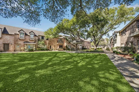 $1,875 | 14703 Barryknoll Lane, Unit 25, Houston, TX 77079