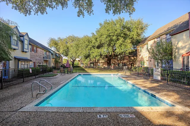 $1,875 | 14703 Barryknoll Lane, Unit 25, Houston, TX 77079