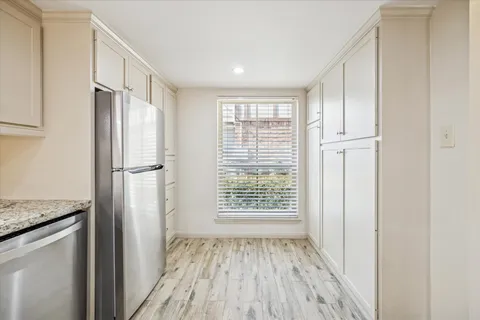 $1,875 | 14703 Barryknoll Lane, Unit 25, Houston, TX 77079