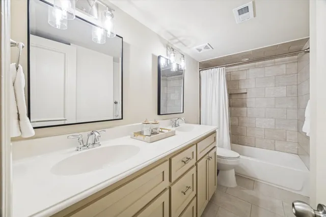 $1,875 | 14703 Barryknoll Lane, Unit 25, Houston, TX 77079