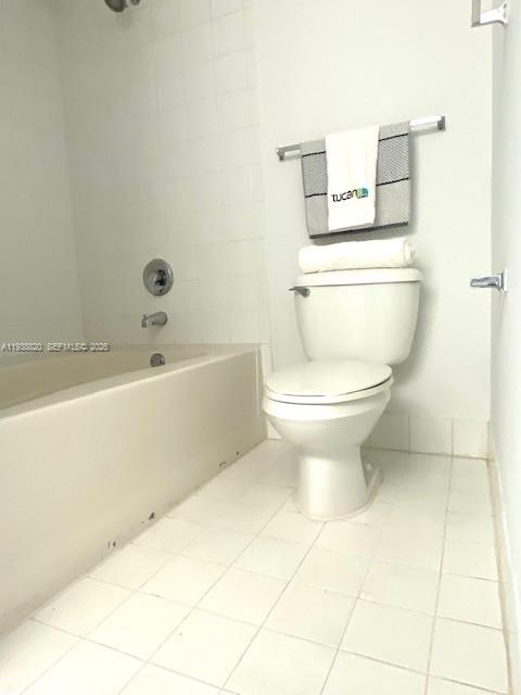 2061 Renaissance Boulevard, Unit 204 Miramar, FL 33025 - Photo 18 of 30 a bathroom with a toilet a sink and bathtub