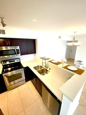 $2,800 | 2061 Renaissance Boulevard, Unit 204, Miramar, FL 33025