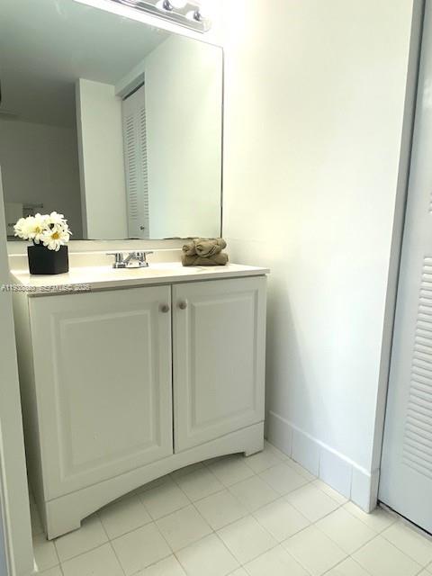2061 Renaissance Boulevard, Unit 204 Miramar, FL 33025 - Photo 5 of 30 a utility room with washer and dryer